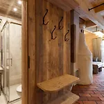 Chalet Koza, Pod Giewontem