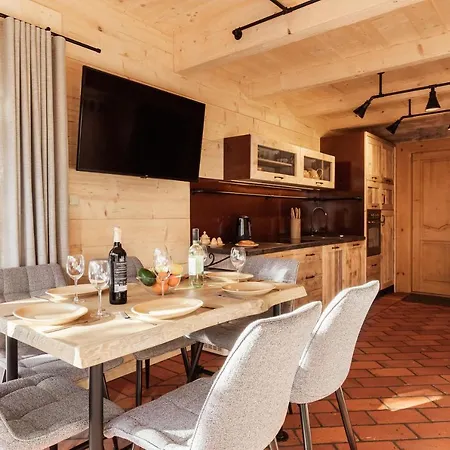 Chalet Koza, Pod Giewontem