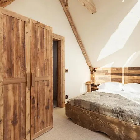 Chalet Koza, Pod Giewontem