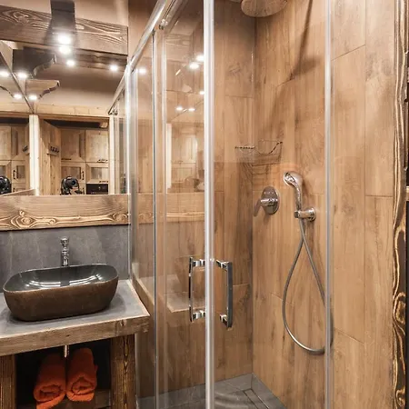 Chalet Koza, Pod Giewontem