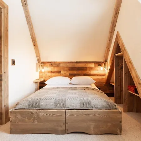 Chalet Koza, Pod Giewontem